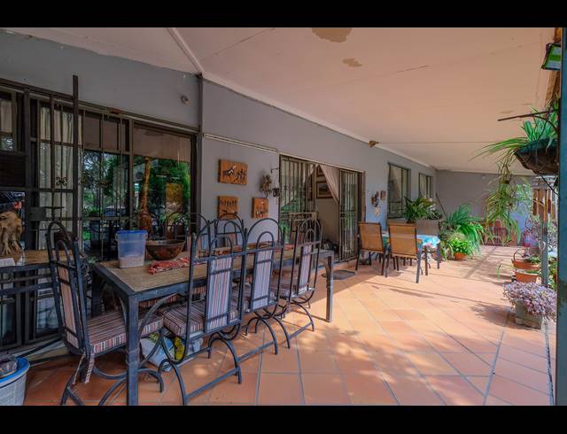 3 BEDROOM FREEHOLD FOR SALE IN NOOITGEDACHT